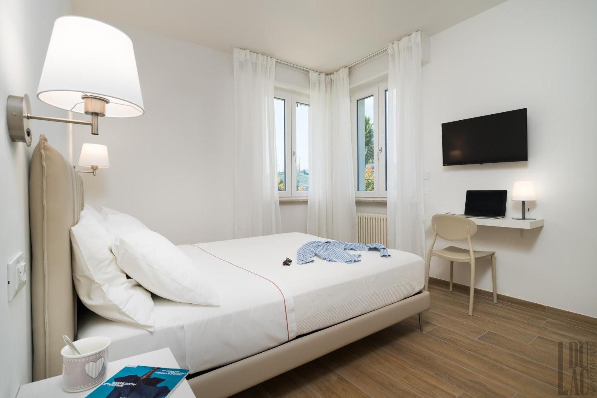 Belle Maison - Du Lac Apartments ซีร์มิโอเน ภายนอก รูปภาพ